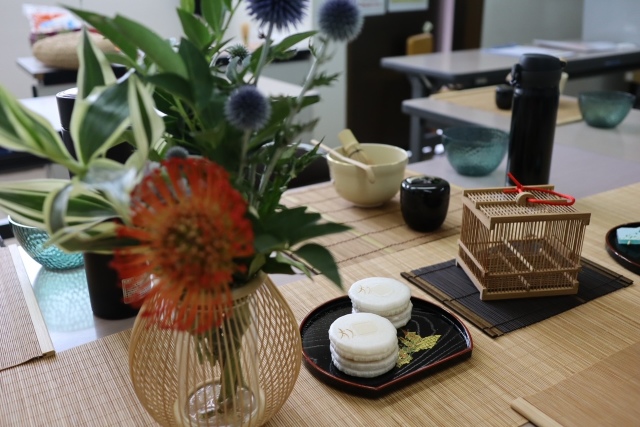 【夏の１日特別講座】夏休みテーブル茶道体験
