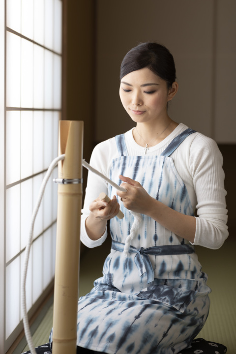 【ご当地講座】伝統工芸　有松・鳴海絞　括り職人　大須賀彩さんによる絞り体験 ワンピースをオリジナルでデザインをして染めよう 
