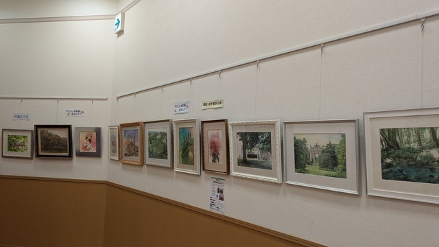 「やさしい水彩画・色えんぴつ講座」作品展示中