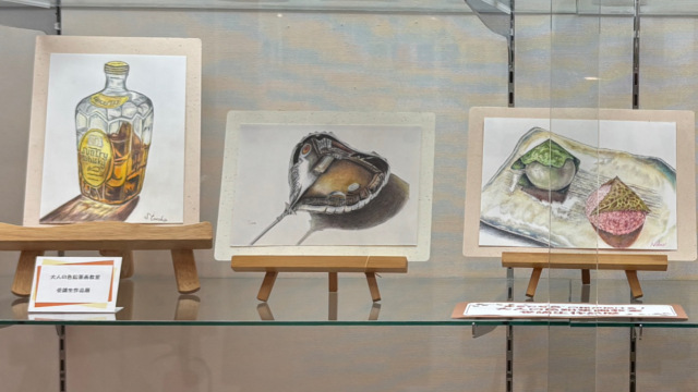【"まるで写真"の絵が描ける！大人の色鉛筆画教室】受講生作品展