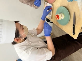 京都二条人気ケーキ店　crème×plus(クレーム×プリュス)にて生クリーム食べ比べ体験