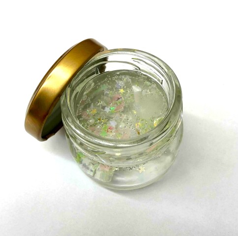 「ぷっくりシールをつくろう」