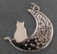 【にゃんカル ～JEUGIA猫まつり～】バックチャーム～月とねこ～