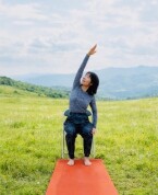 イスで整う!! チェアヨガ　(金)13：30～