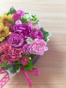 季節をまとうフラワーアレンジメント