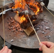 【ご当地講座】桜の森で灯す小さな焚き火と春を味わう贅沢な会