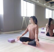 【にゃんカル～JEUGIA猫まつり】ねこ背改善ヨガ