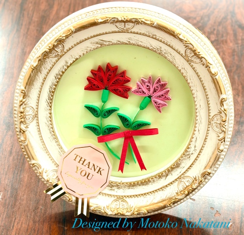 くるくるクイリングで作る≪母のカーネーションフレーム≫