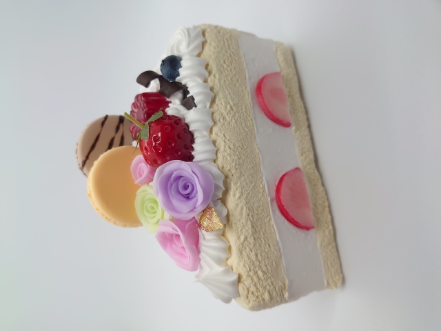 《夏休みこども特別講座》ケーキ貯金箱を作ろう！