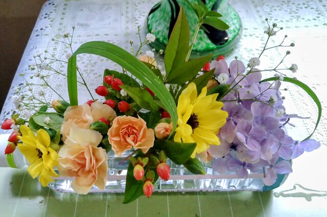 子どもいけばな1日講座 ～草月流で楽しむお花の世界～