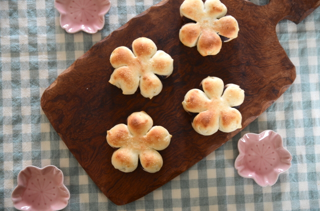 【日々のパン】さくらのパンとお花見しよう！さくらあんぱん