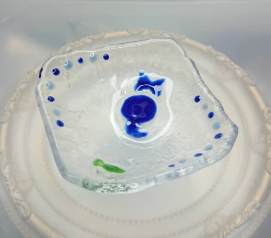 【にゃんカル】ガラスフュージング講座よりガラスでアクセor豆皿作り