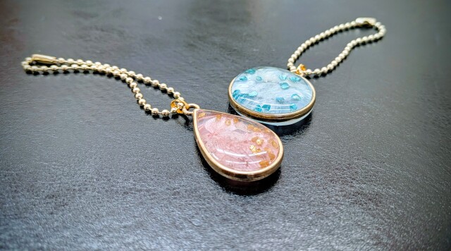 UVレジンで作る春色ペンダント