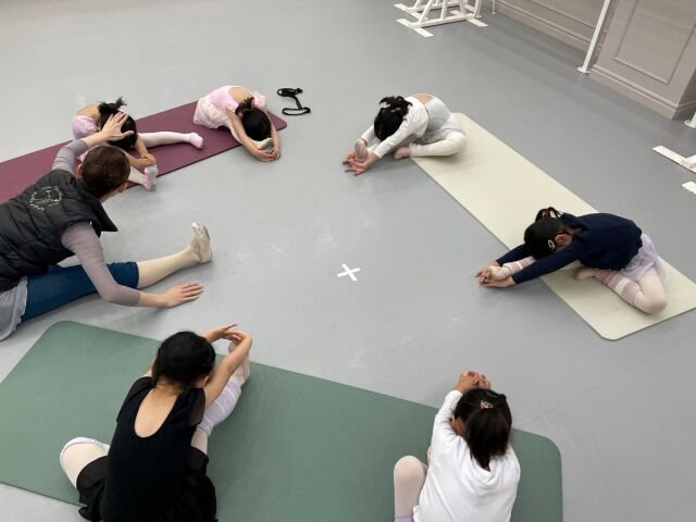 基礎から学べる子どもバレエ