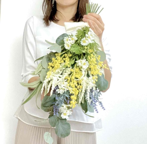 季節を彩るお花アレンジ　ミモザ