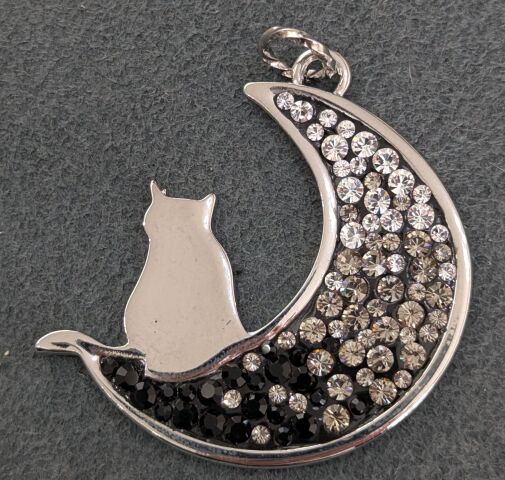 【にゃんカル ～JEUGIA猫まつり～】バックチャーム～月とねこ～