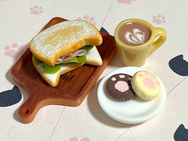 【にゃんカル～JEUGIA猫まつり～】2/25(水)　ミニチュアフード《猫型食パンのハムサンド&肉球クッキーセット》