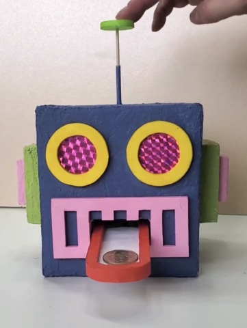 こども夏休み《モルタルのロボット貯金箱》