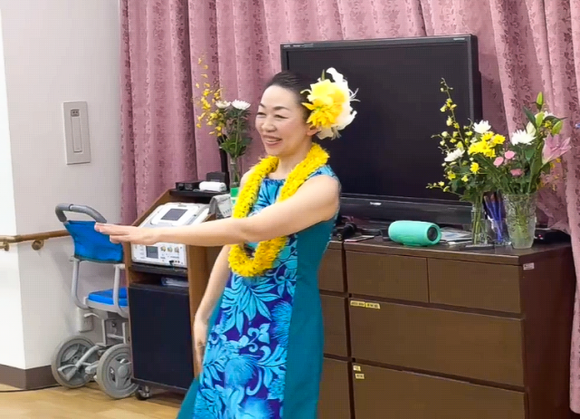 アロマの中で楽しむフラダンス