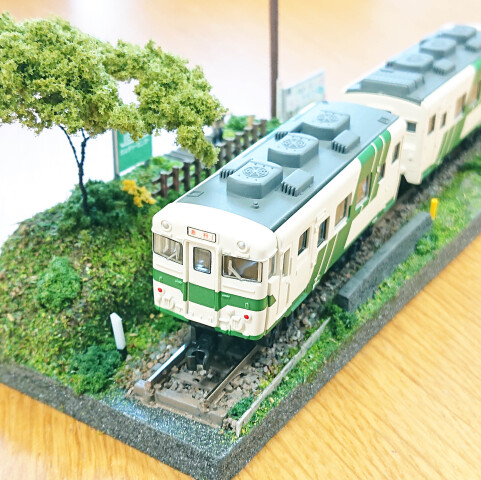 親子でワークショップ「鉄道ジオラマ講座」
