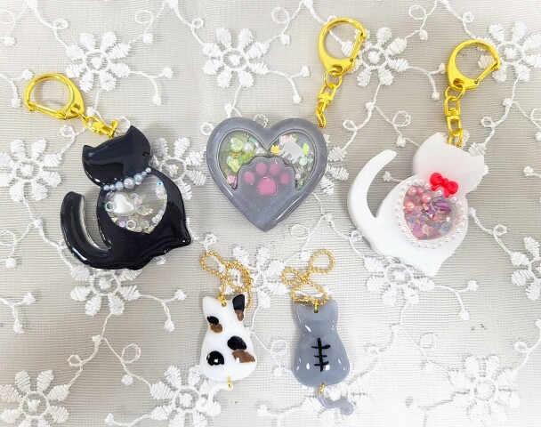 【にゃんカル】シャカシャカ♪ゆらゆら♪ネコちゃんレジンキーホルダー(入会金不要)