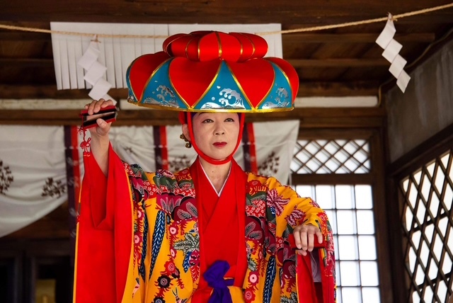 伝統芸能をたのしむ～はじめての琉球舞踊～