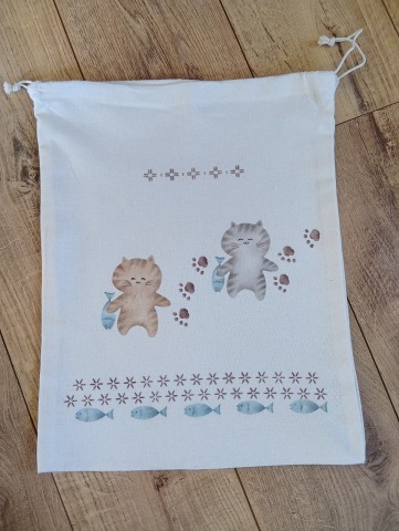 【にゃんカル】布小物にネコちゃんをステンシル