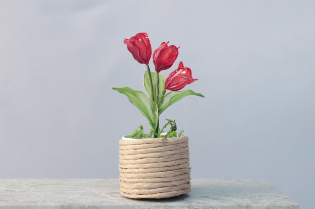 【カフェ×ハンドメイド体験】ディップフラワーで作るチューリップのミニ鉢植え