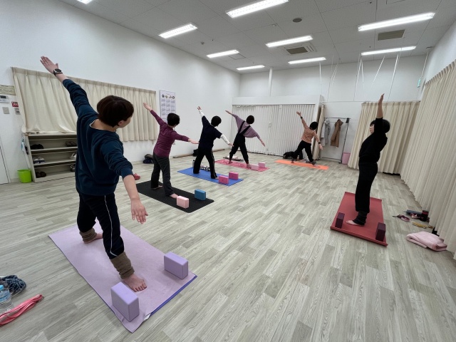 お勤め帰りのリラックスヨガ