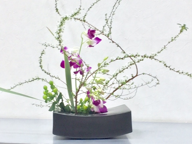 池坊　お正月花を活ける