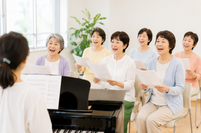 ピアノにあわせて楽しく歌おう　～歌と体操でいきいき健康～