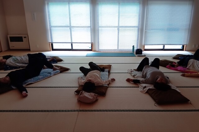 [1日講座]耳ゆるヨガ