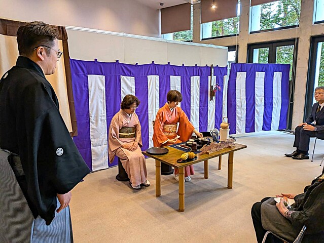 イスとテーブルで楽しむ煎茶道