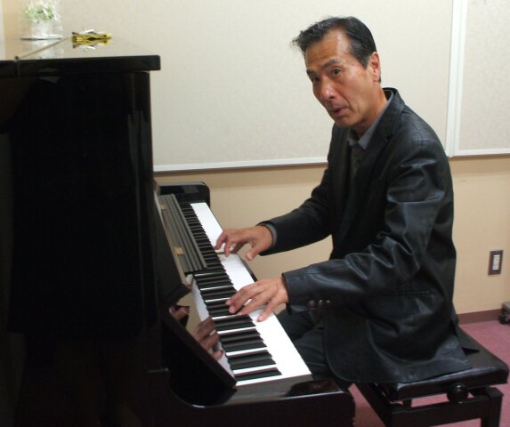 ピアノで楽しく歌おう