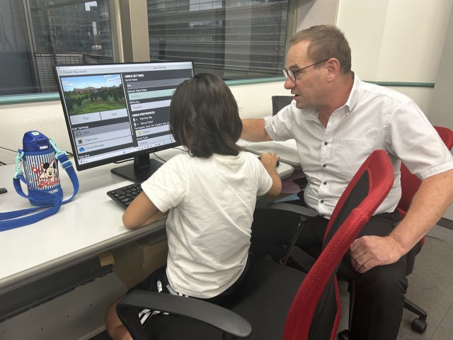 マインクラフトの世界で学ぶ　英語プログラミング