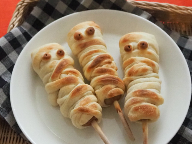 【日々のパン】ミイラのウインナーパンを作ろう！