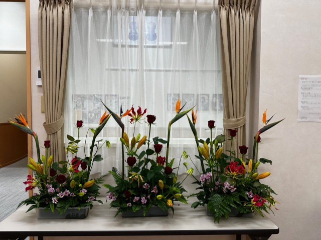 英国スタイルの花　フラワーアレンジメント