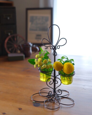 ワイヤーで作る「ツインガラスのフラワースタンド」