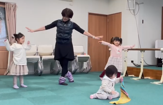 うごくのだいすき！くるくるキッズバレエ 