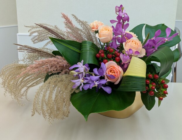 楽しく創るフラワーアレンジメント