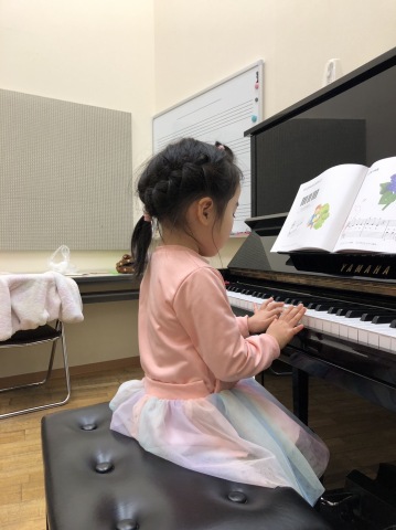 「はじめてさん」のピアノ教室(水クラス)