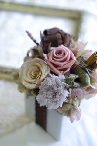 四季を楽しむ　トキメキフラワーアレンジメント