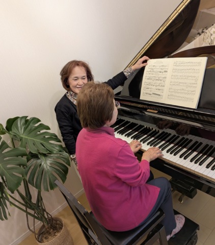 好きな曲から始めるピアノレッスン