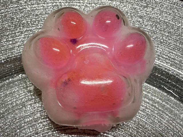黒猫の肉球スクイーズづくり