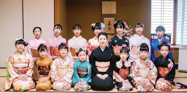 ～かわいいなでしこ～こども日本舞踊 