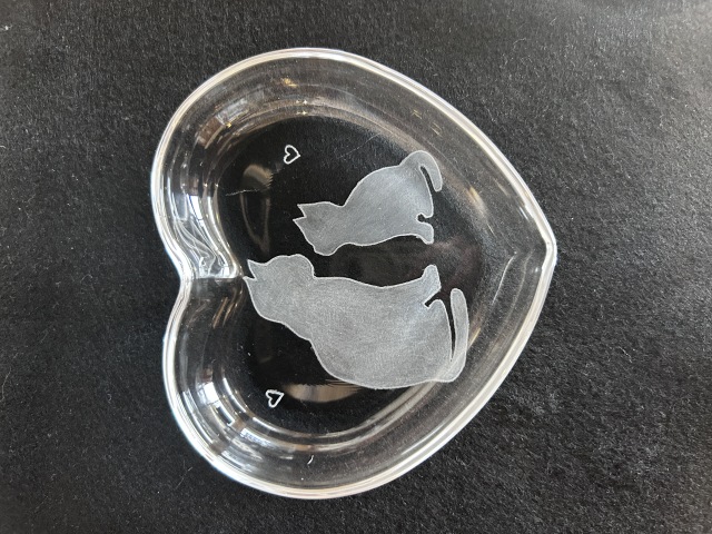 【にゃんカル】グラスグリプティ　猫のシルエットトレイ