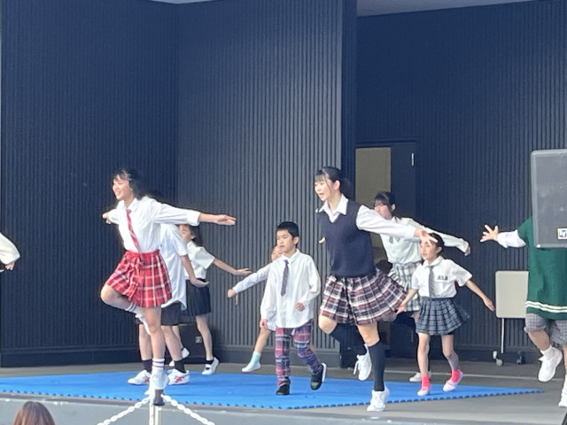アクロバット・ダンスコンビネーション