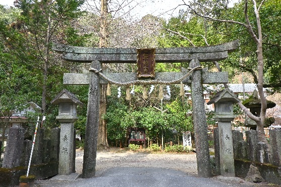 日本神話と磐船神社と岩窟体験