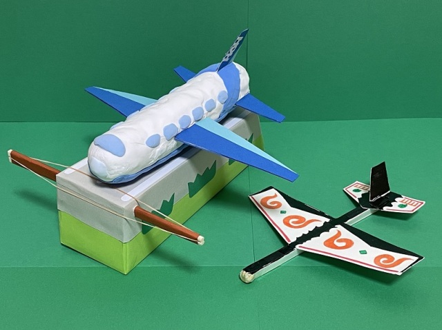 夏休み1Day講座　「発射台付き飛行機を作ろう!」