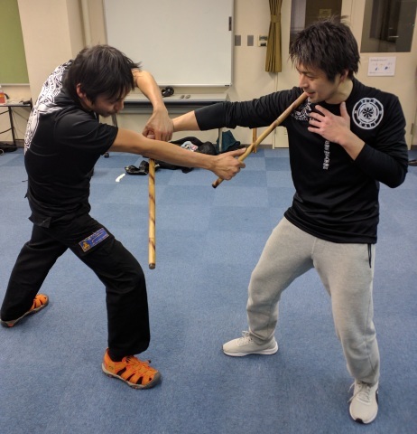 はじめてのフィリピン武術カリ「真狩京都」